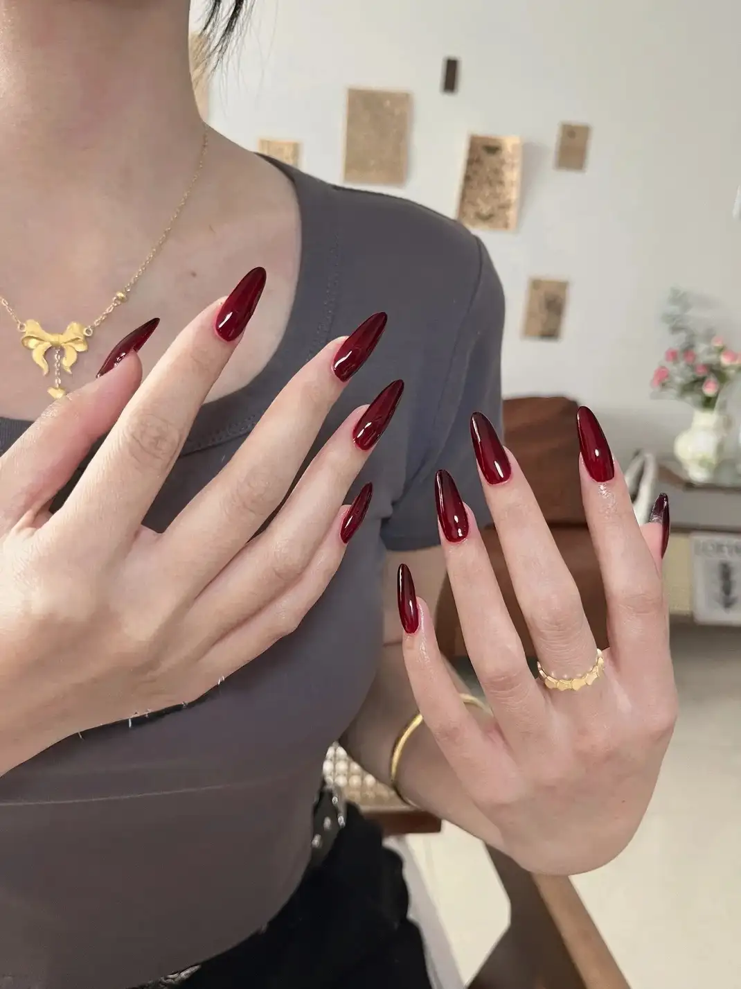 mẫu nail cherry đầy năng lượng