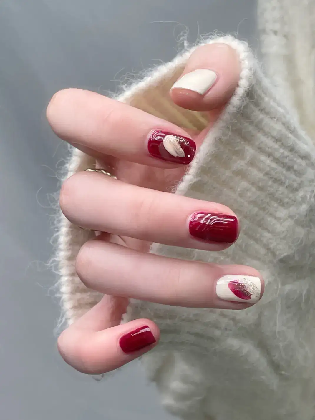 mẫu nail đỏ cherry tươi sáng