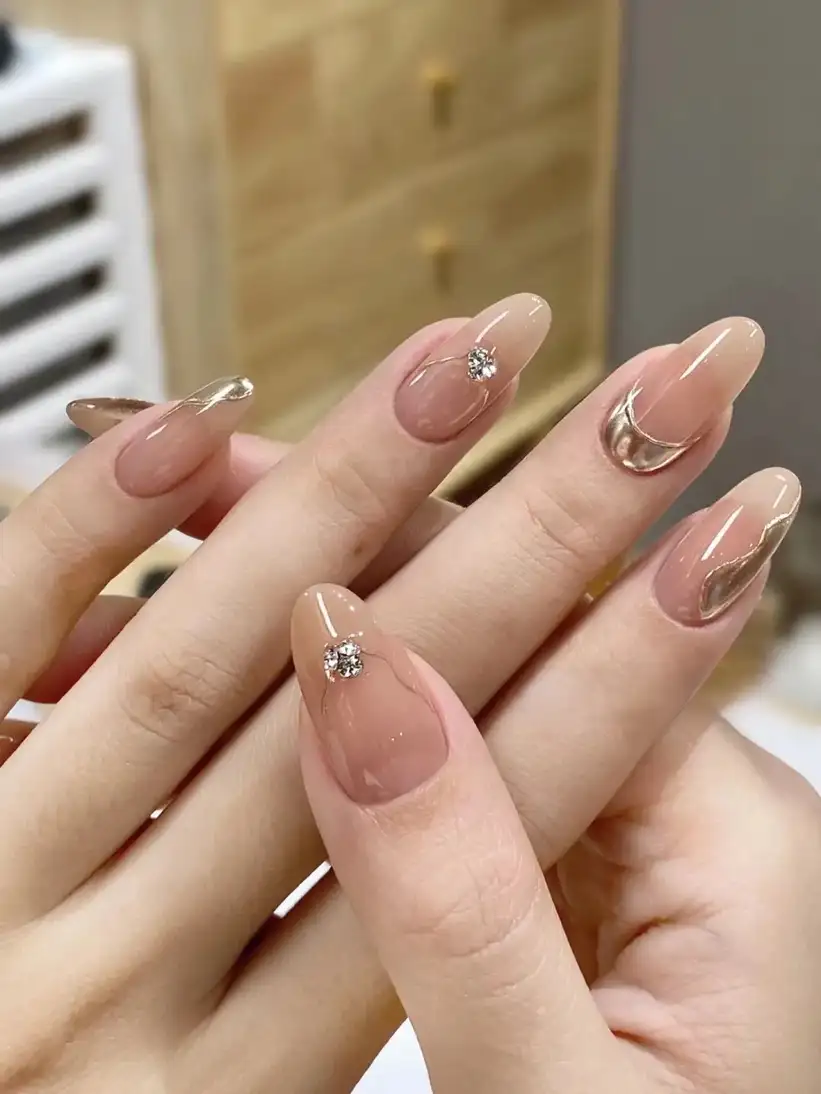 mẫu nail móng bầu đẹp tinh tế