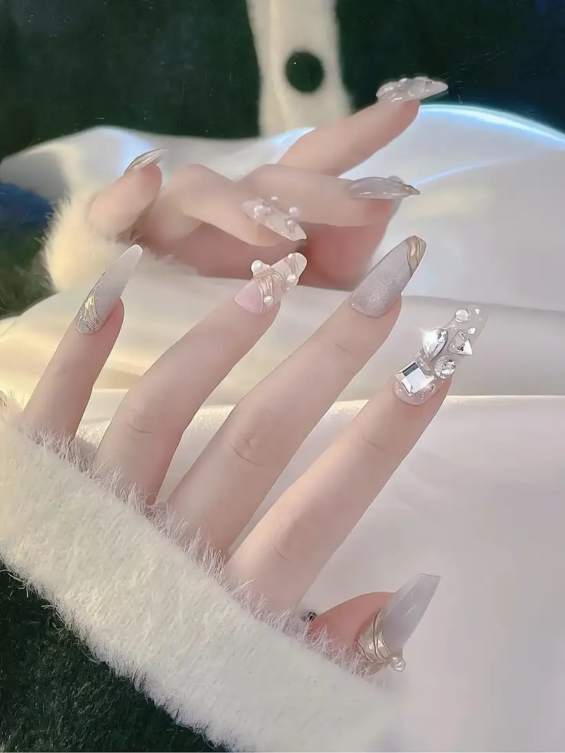 mẫu nail móng bầu tinh xảo