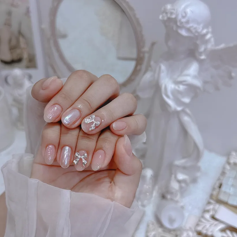 các mẫu nail móng bầu tôn da