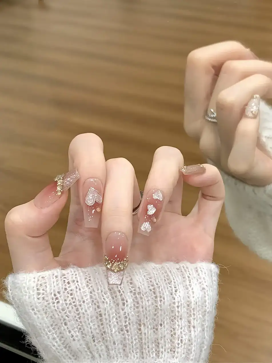 mẫu nail ombre hồng độc đáo