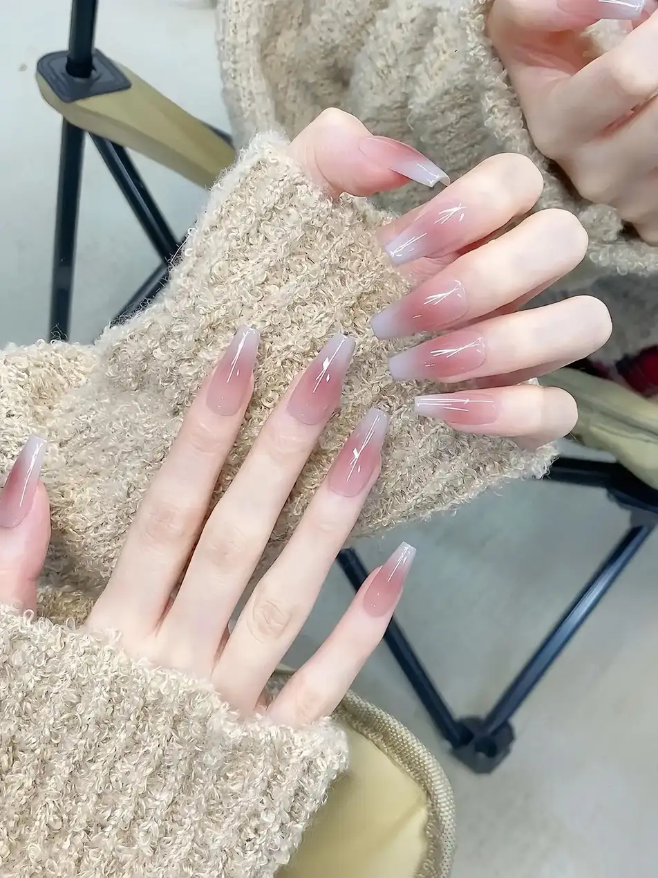 mẫu nail ombre tím xinh đẹp