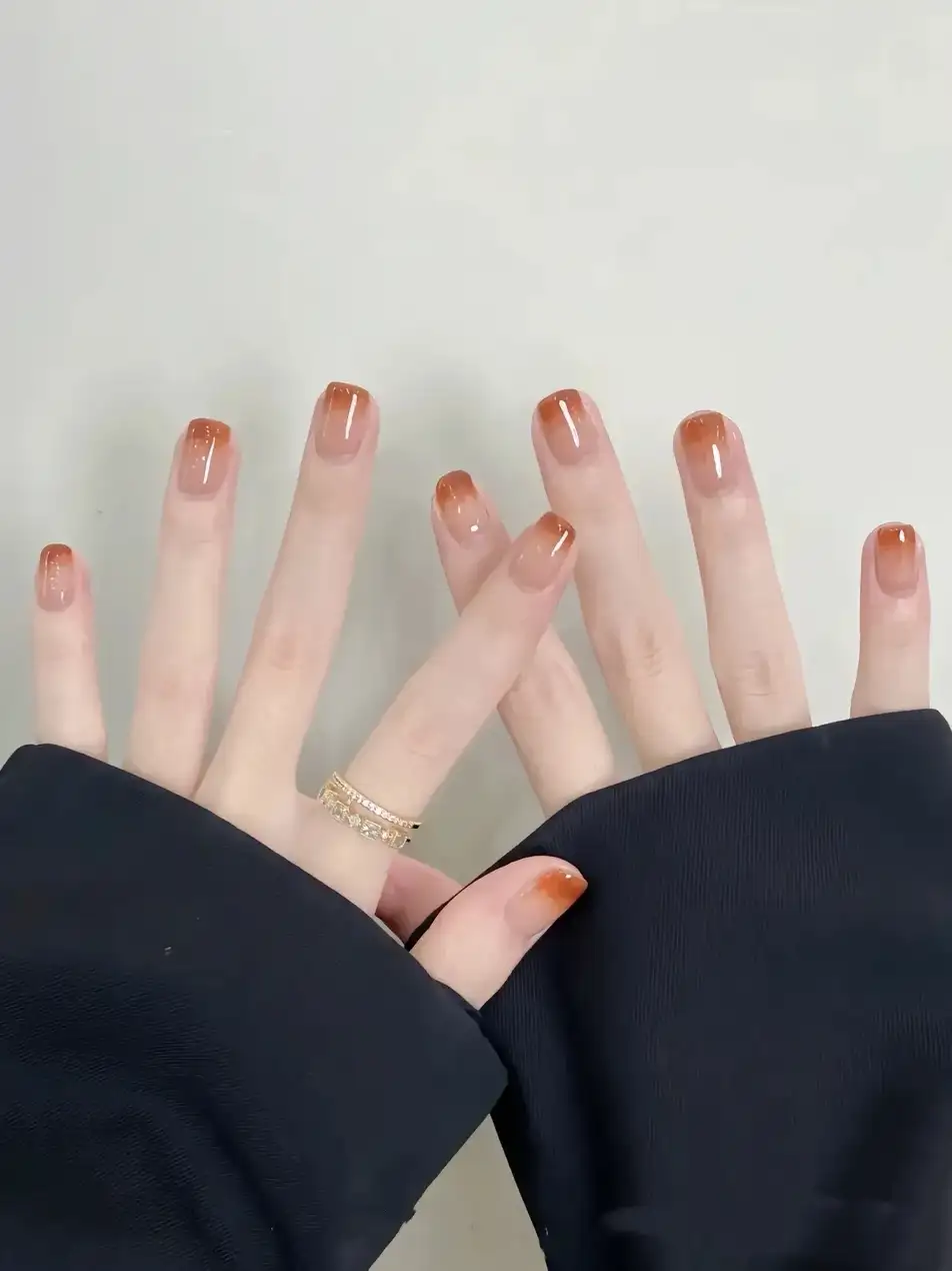 mẫu nail ombre cam tươi tắn