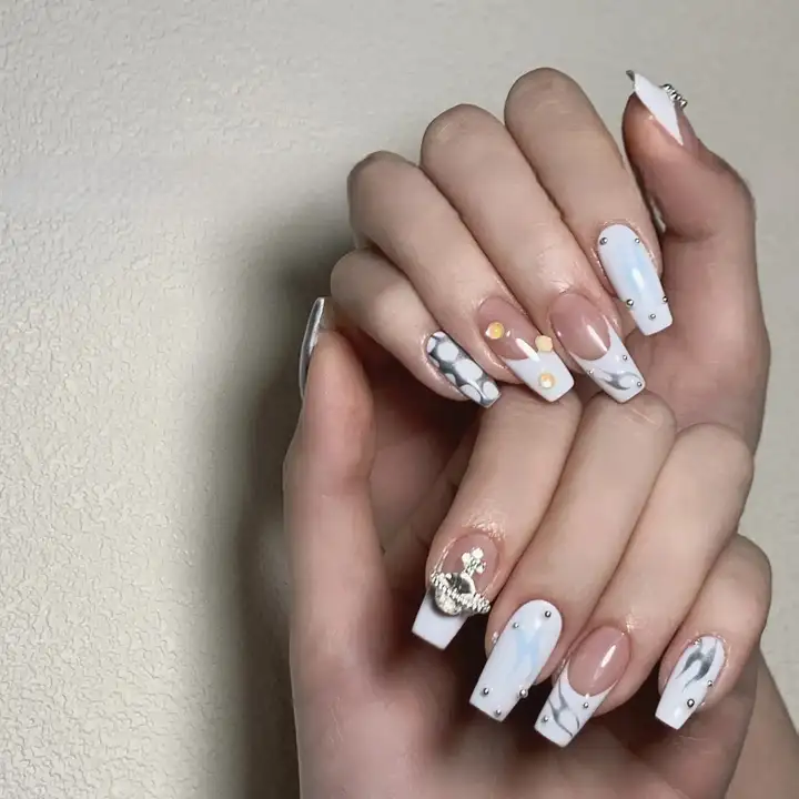 mẫu nail sơn đầu móng đẹp thời thượng