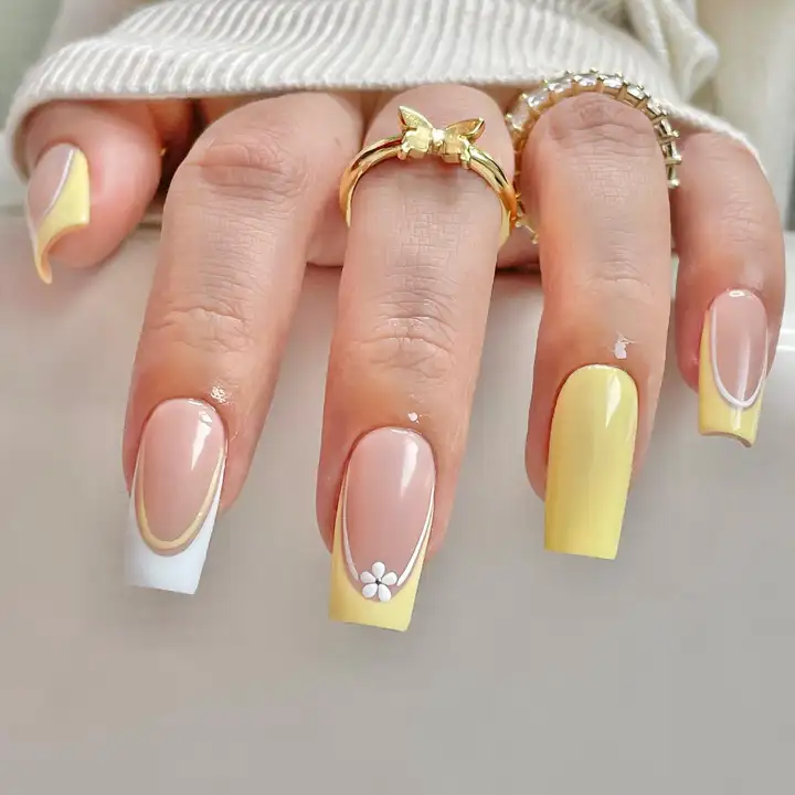 các mẫu nail sơn đầu móng đầy sức sống