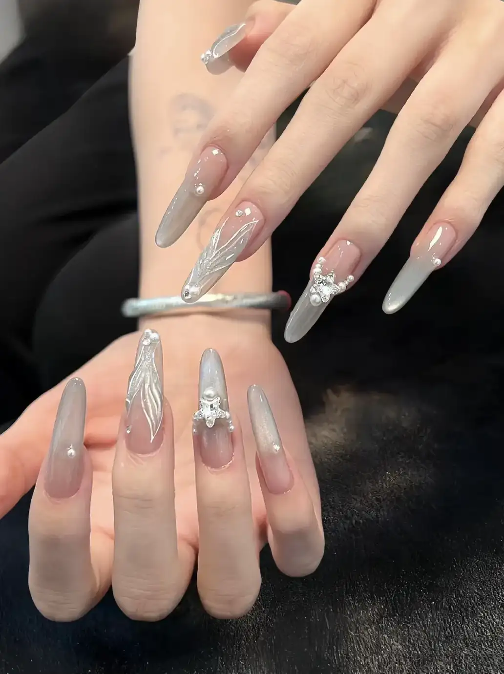 mẫu nail thạch đính đá đẹp tự nhiên