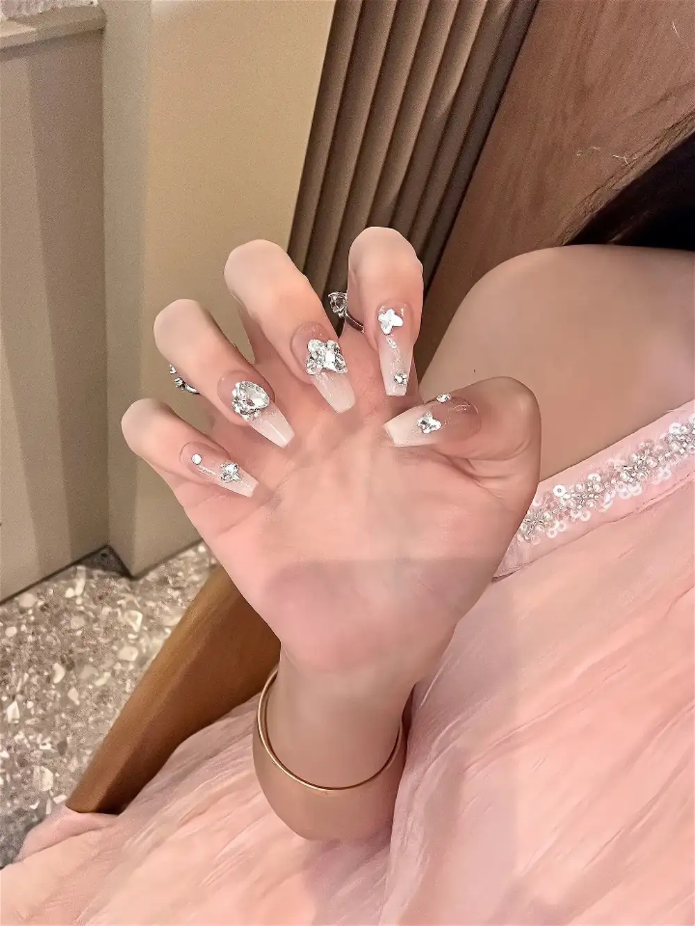 mẫu nail nhẹ nhàng tôn da tay nhẹ nhàng