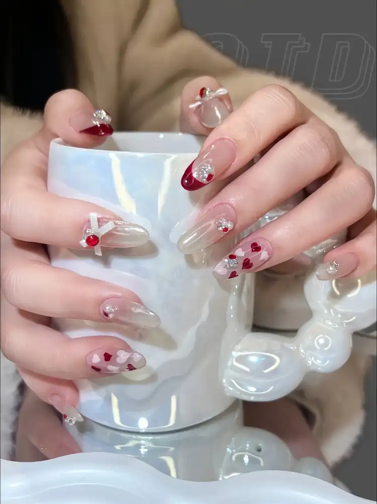 mẫu nail trái tim đẹp ngọt ngào và quyến rũ