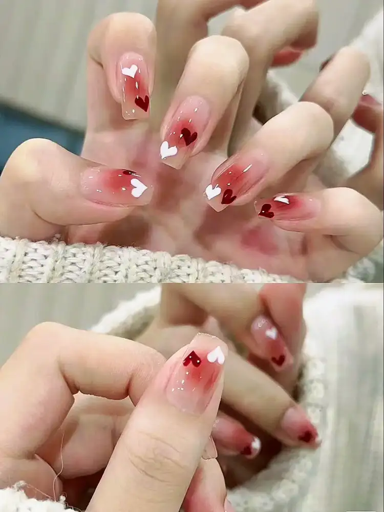 mẫu nail vẽ trái tim nhỏ xinh