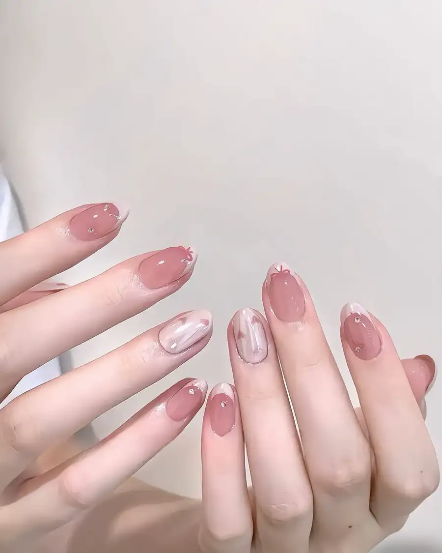 những mẫu nail tráng gương đẹp dịu dàng, nữ tính