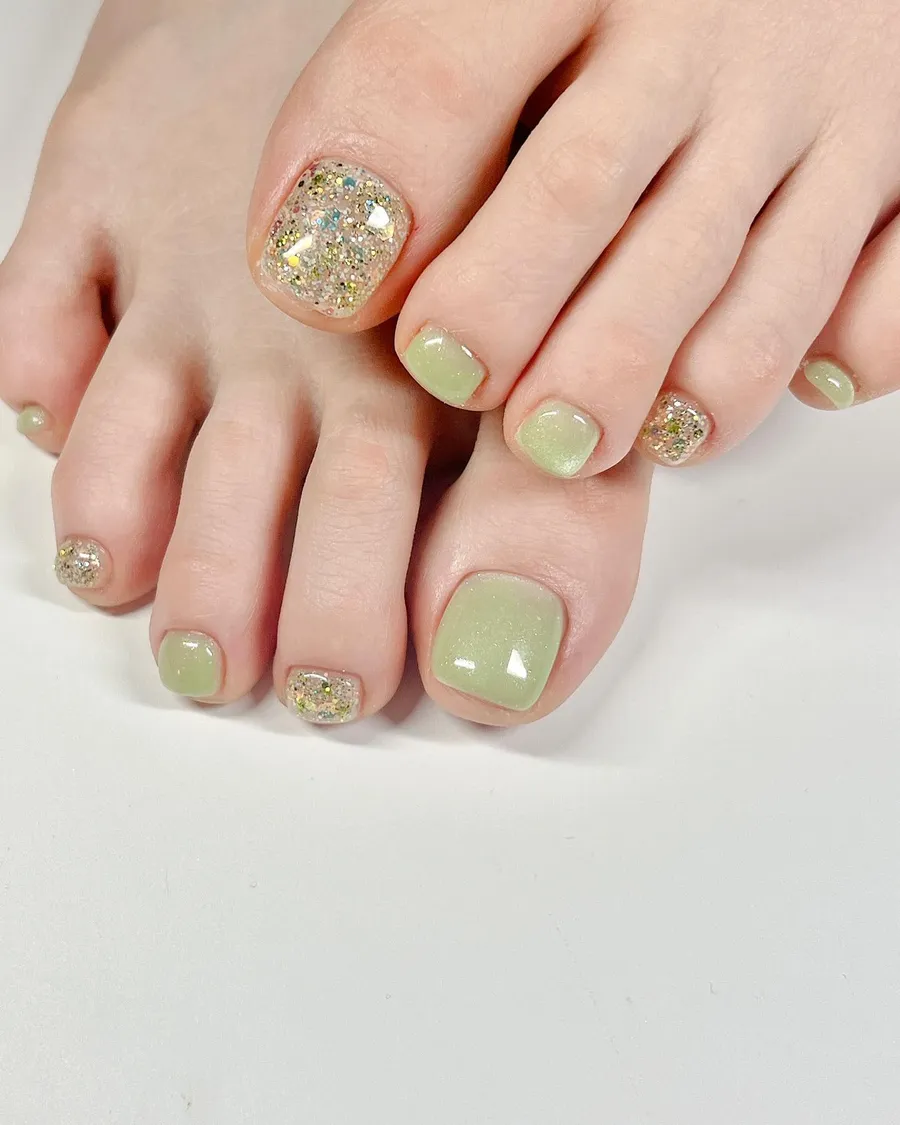 mẫu nail chân sơn gel tinh tế