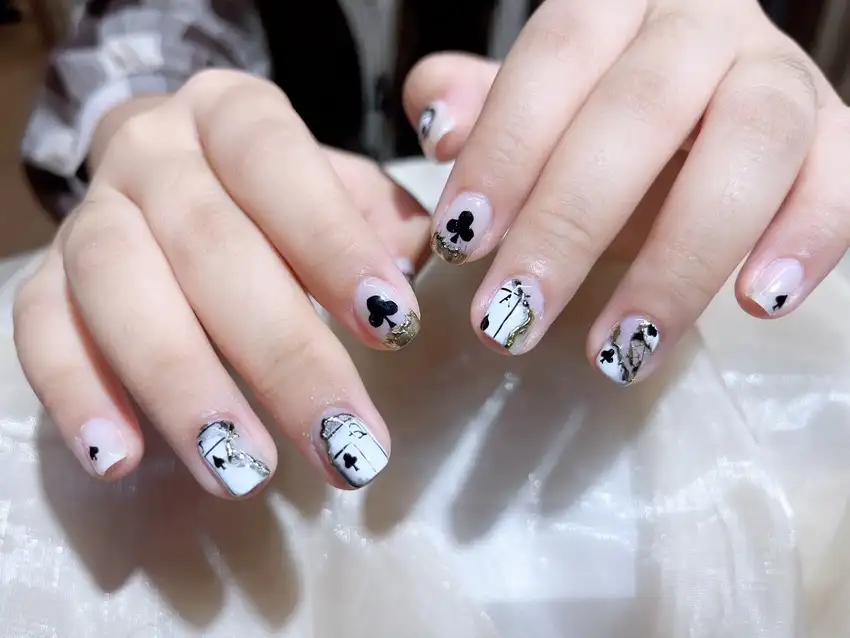 nail bộ bài độc đáo