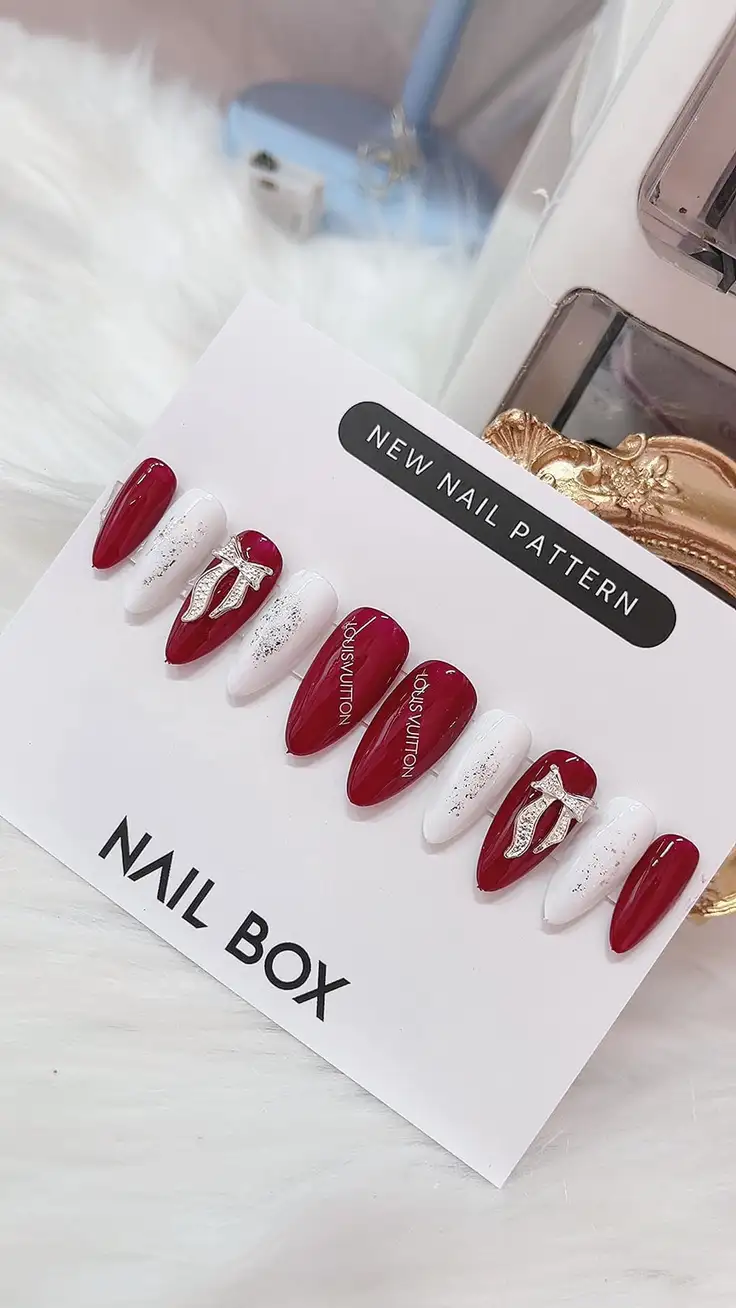 nail box đỏ quyền lực