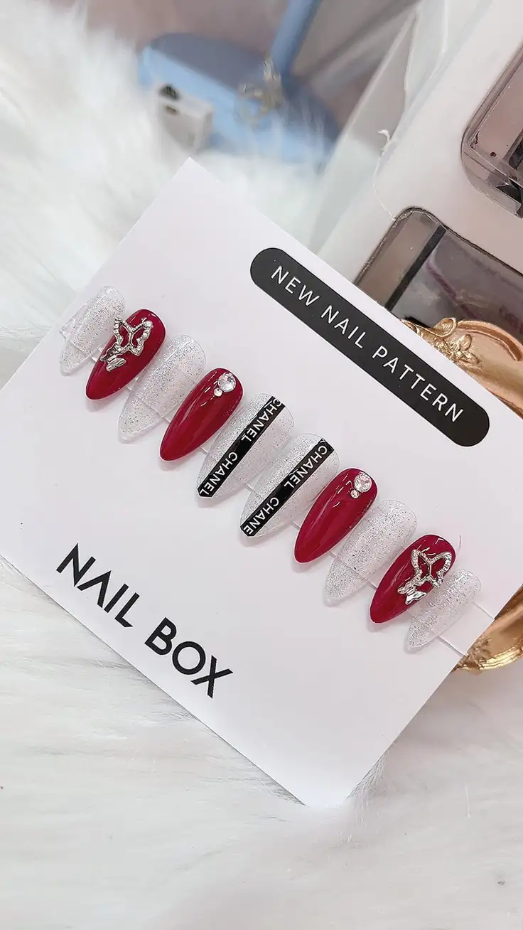 nail box đỏ đô sang trọng