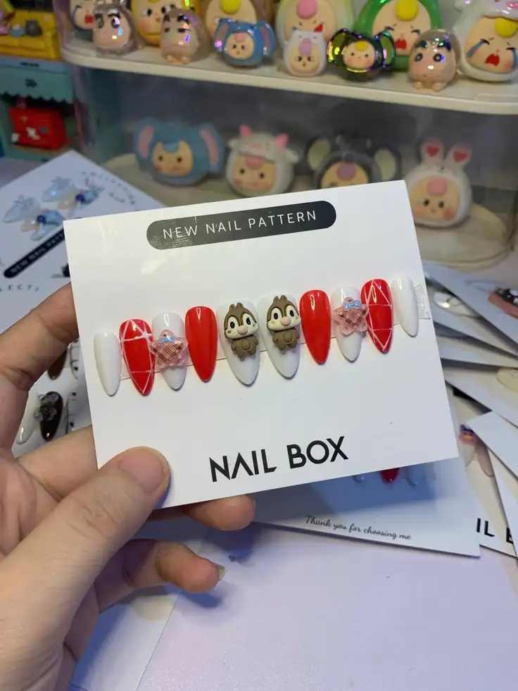 nail box đỏ cá tính và nổi bật