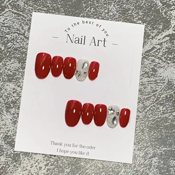 nail box đỏ tự tin