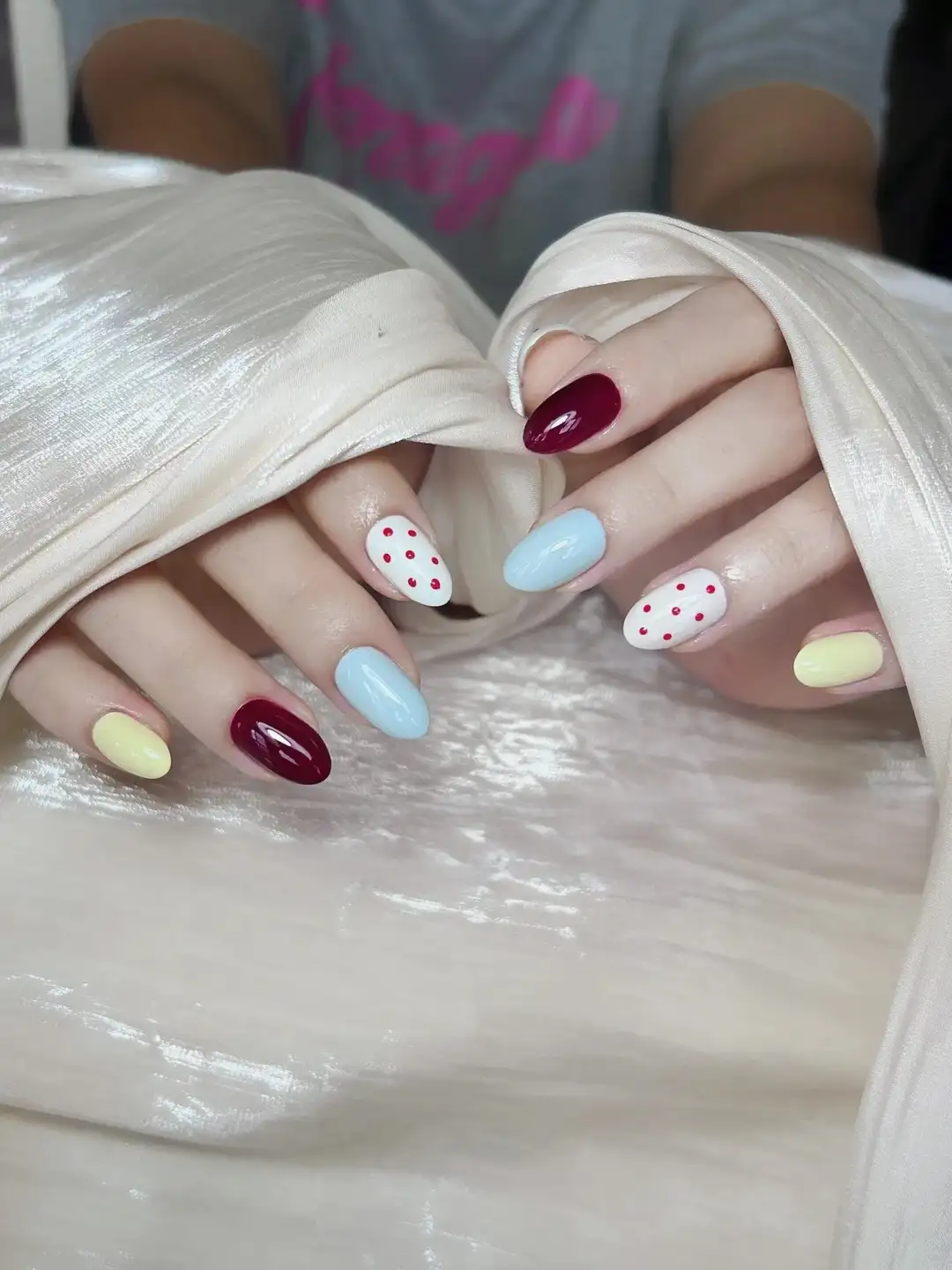 mẫu nail chấm bi đẹp ngọt ngào, nữ tính 