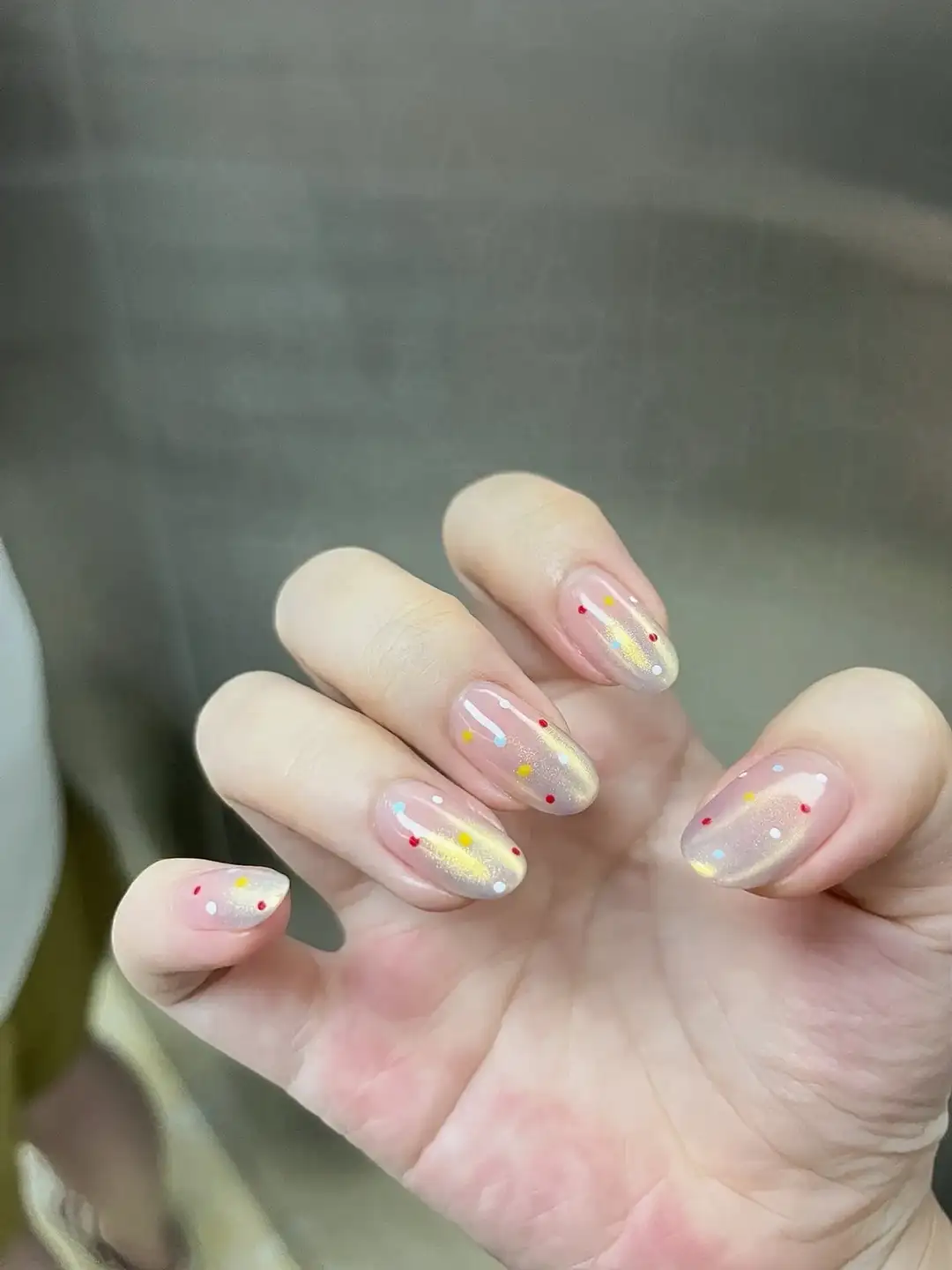 nail chấm bi dễ thương trẻ trung