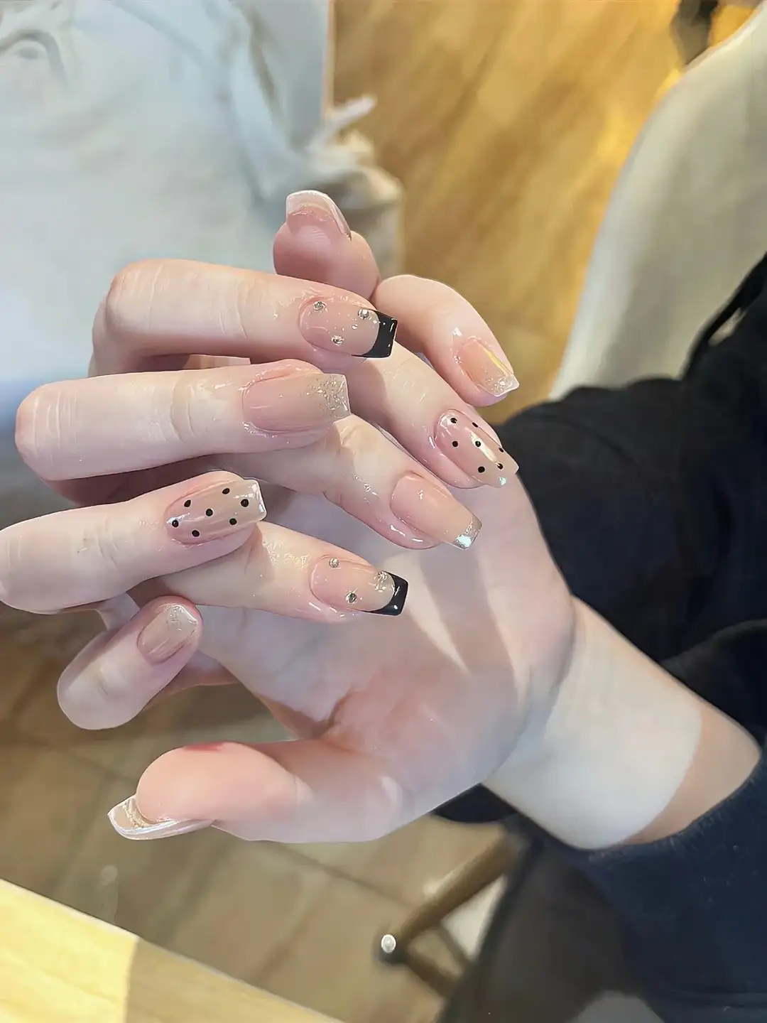 nail chấm bi độc đáo