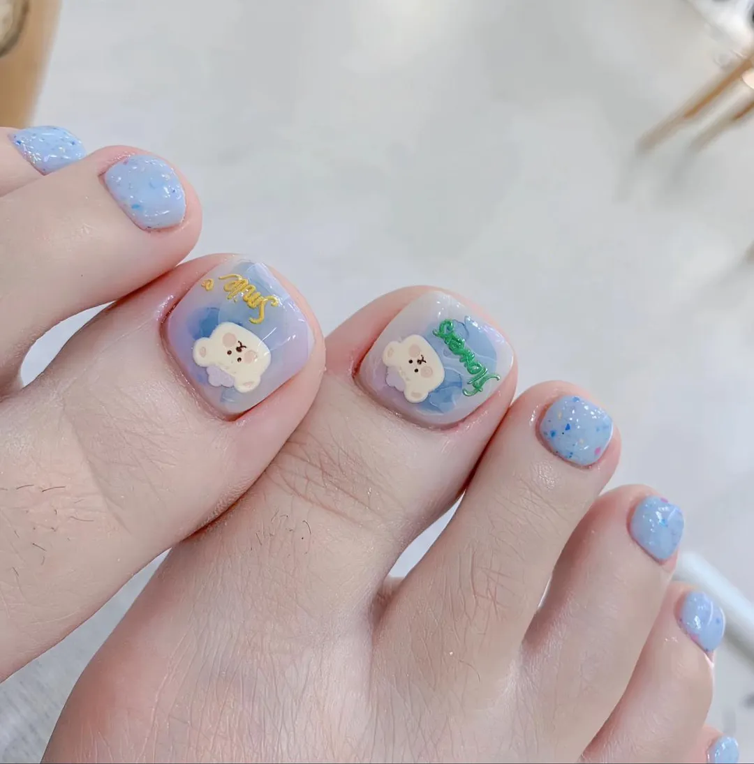 mẫu nail chân dễ thương tinh tế