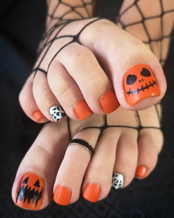 nail chân halloween