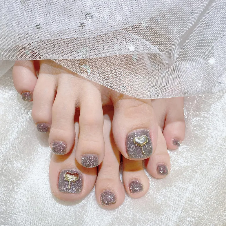 mẫu nail chân kim tuyến