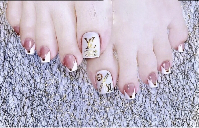 nail chân lv đẹp mắt