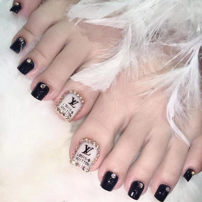 nail chân lv bắt mắt