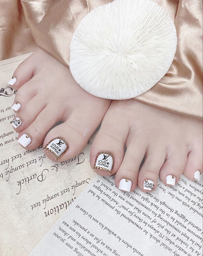 nail chân lv đẹp