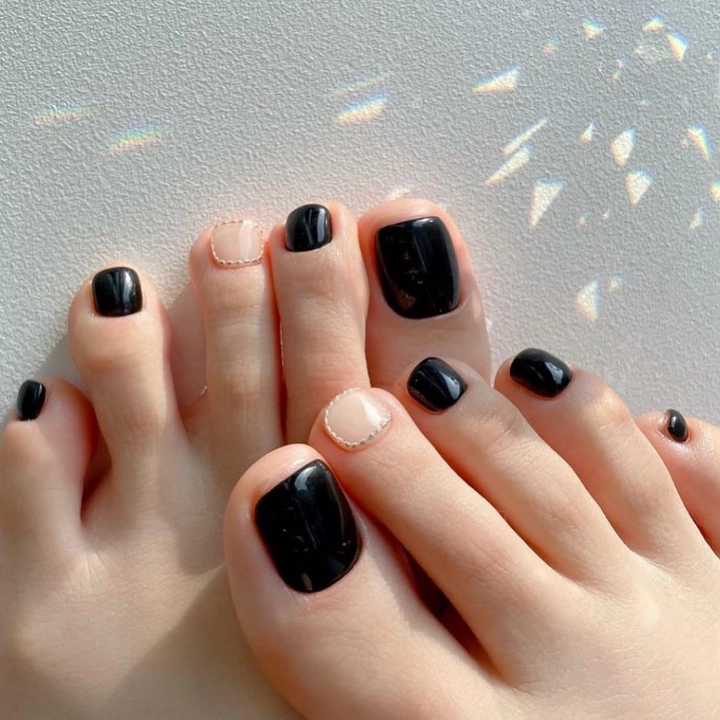 nail chân trắng đen đẹp