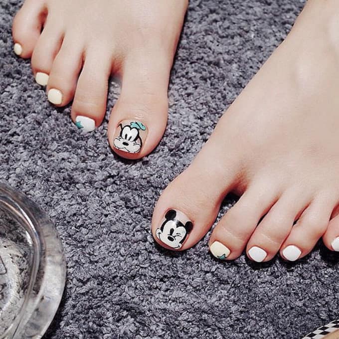 nail chân mickey cute
