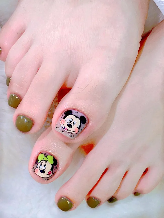 nail chân vẽ mickey cute