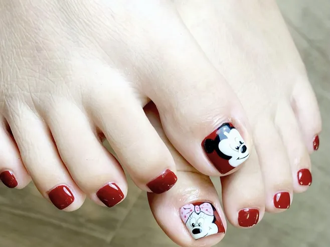 mẫu nail chân mickey cute