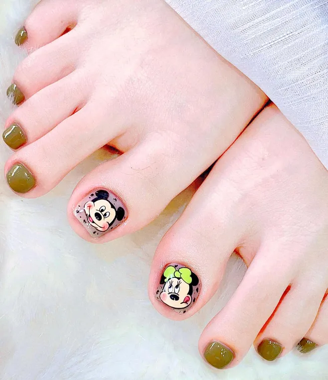 nail chân vẽ mickey đẹp