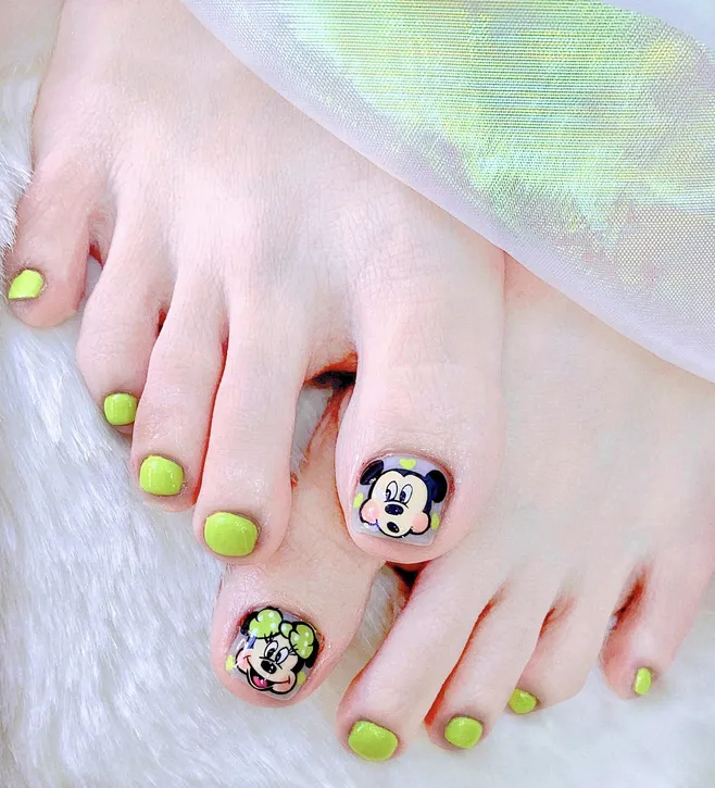 nail chân mickey xinh xắn