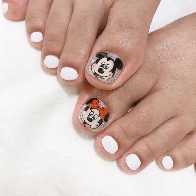 nail chân mickey cuốn hút