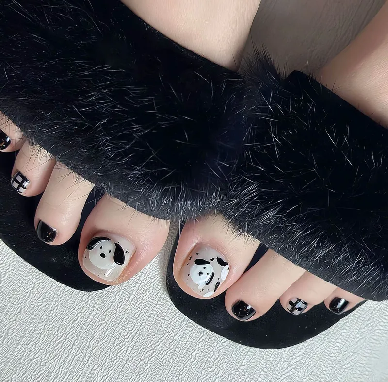 mẫu nail móng chân ngắn tinh tế