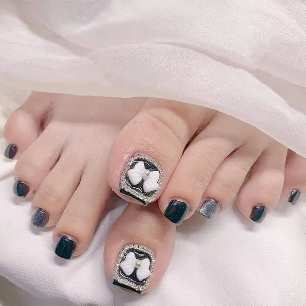 nail chân đính nơ bắt mắt