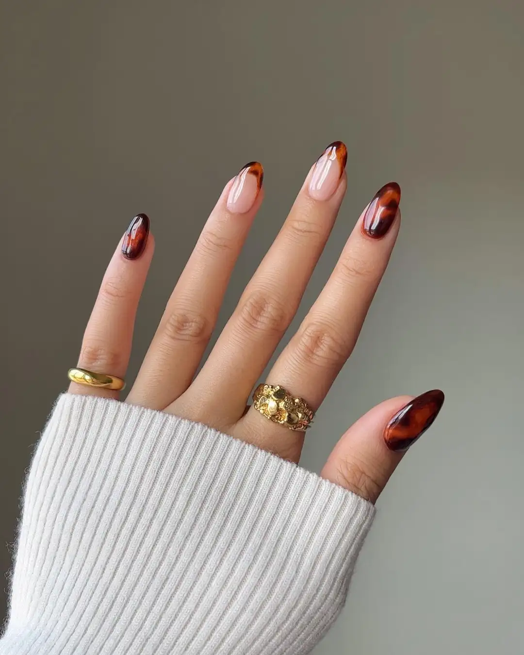 mẫu nail phong cách châu âu năng động