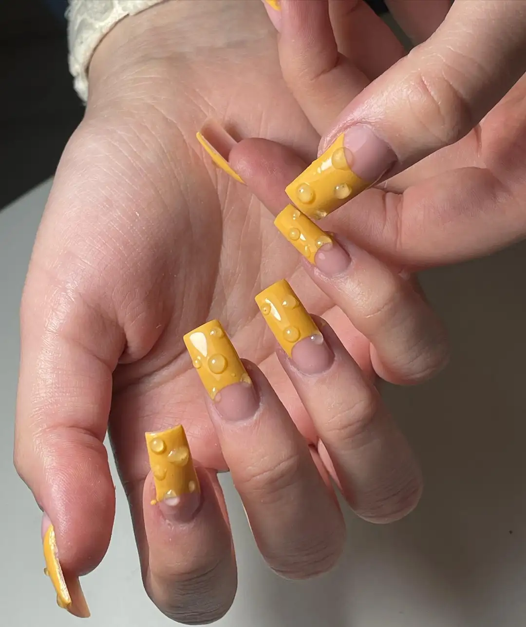 mẫu nail phong cách châu âu thoải mái