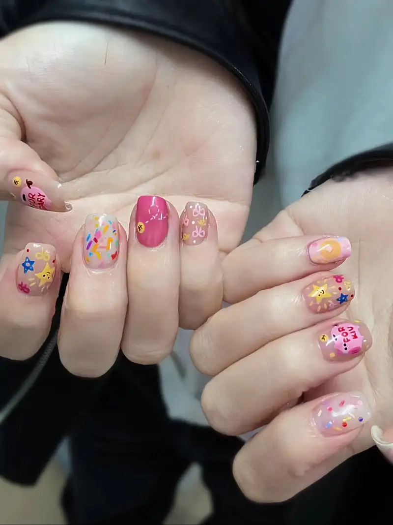 mẫu nail hình con heo vintage