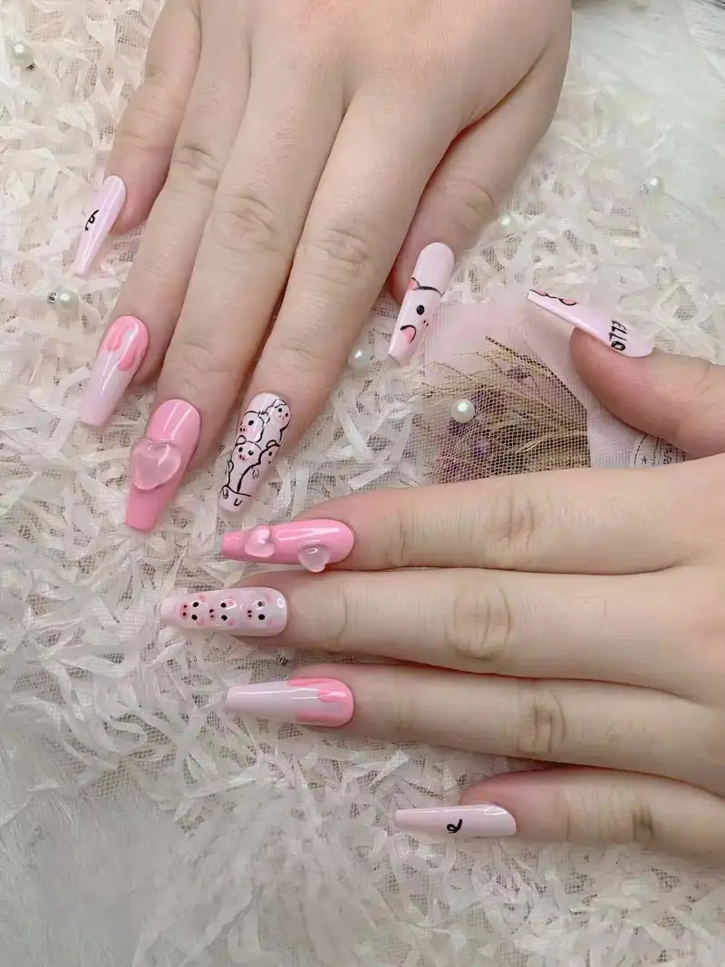 mẫu nail hình con heo xinh xắn