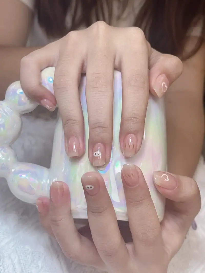 mẫu nail con heo vui tươi 