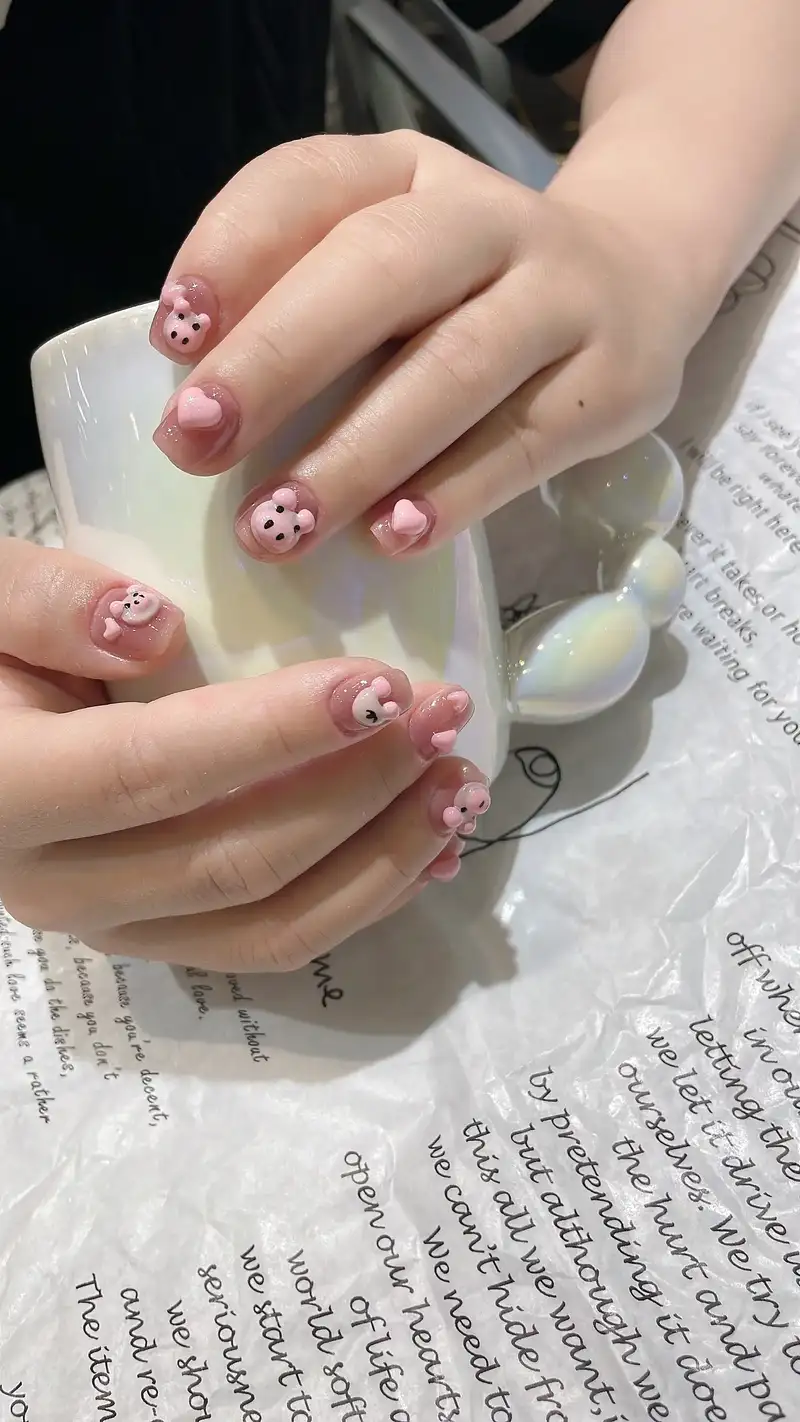 mẫu nail con heo ấn tượng