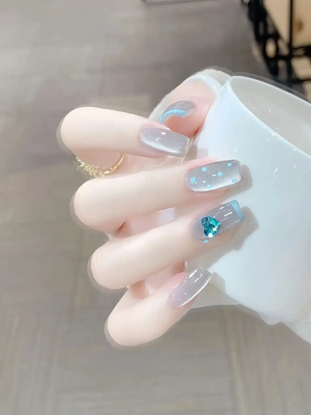 mẫu nail xanh coban thanh lịch