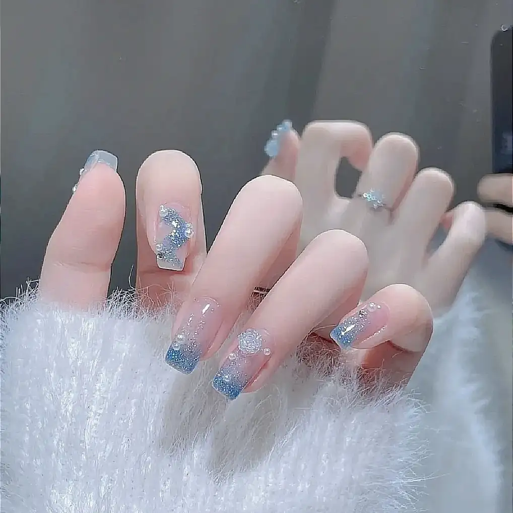 mẫu nail màu xanh coban sảng khoái