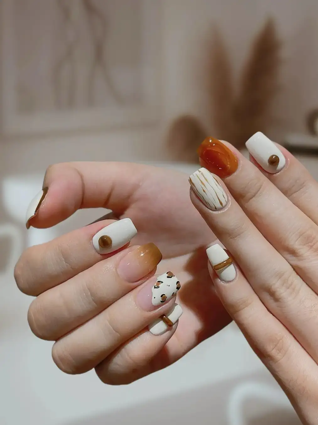 mẫu nail mùa thu đẹp tinh khôi