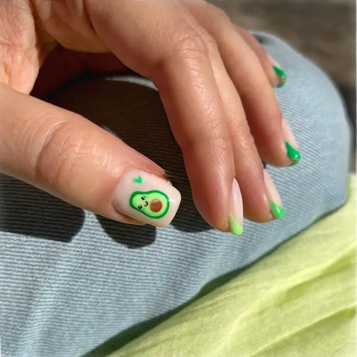 mẫu nail quả bơ tươi trẻ