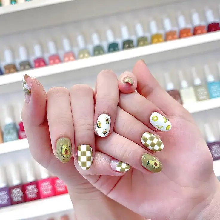 nail quả bơ trẻ trung, năng động